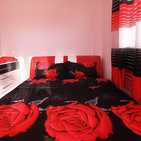Private Apartment With Parking And Pool Балчик Екстериор снимка