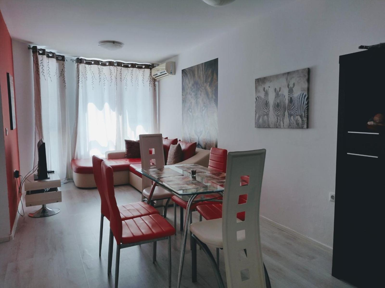 Private Apartment With Parking And Pool Балчик Екстериор снимка