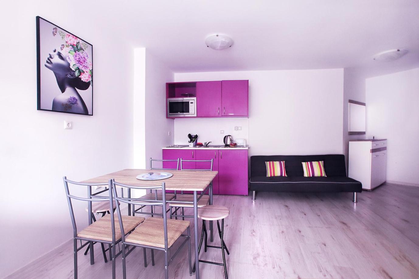 Private Apartment With Parking And Pool Балчик Екстериор снимка