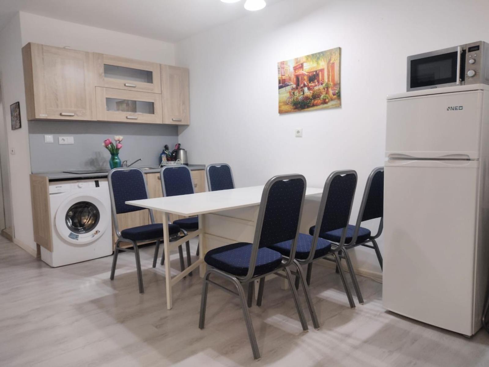 Private Apartment With Parking And Pool Балчик Екстериор снимка
