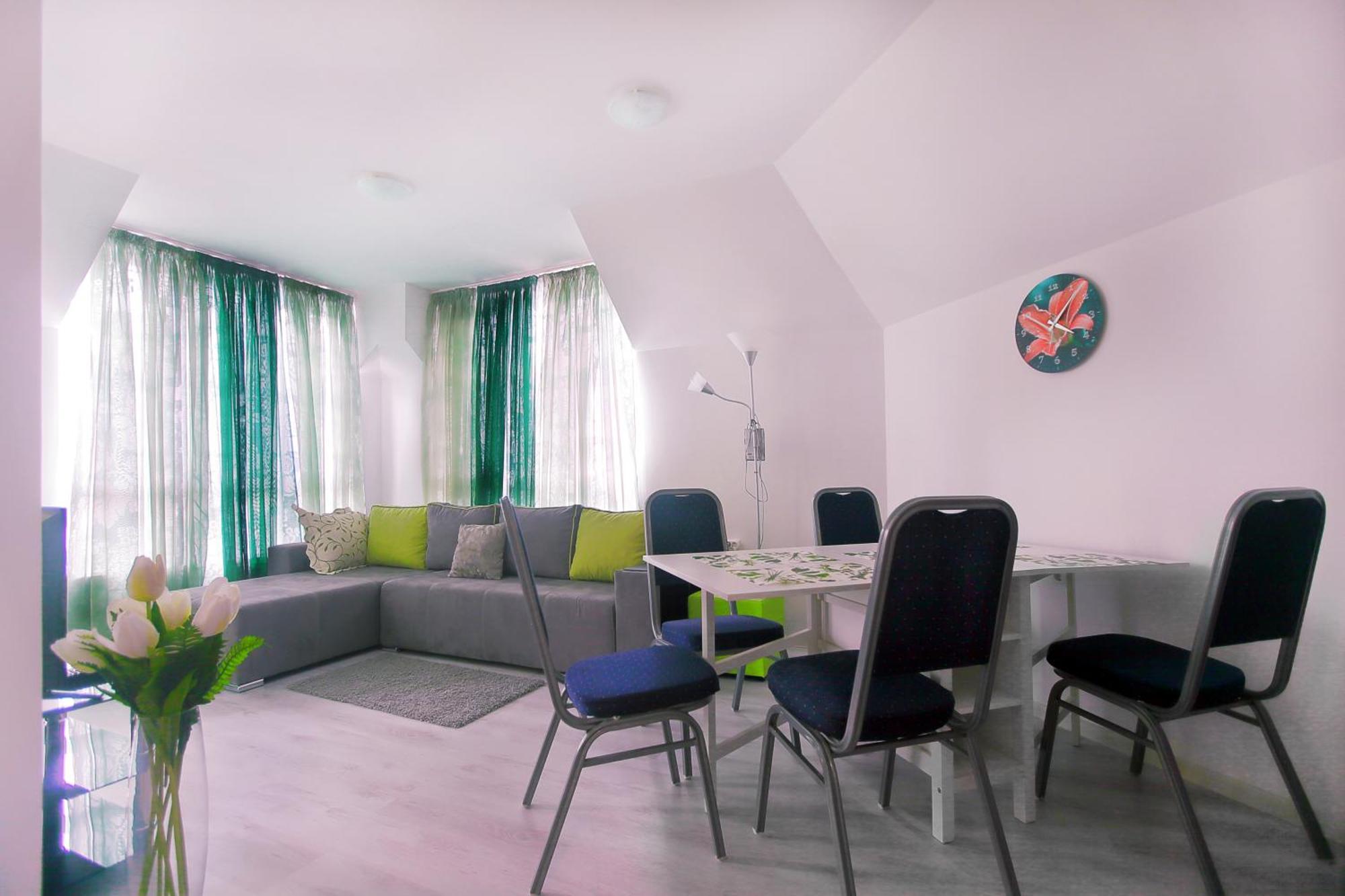 Private Apartment With Parking And Pool Балчик Екстериор снимка