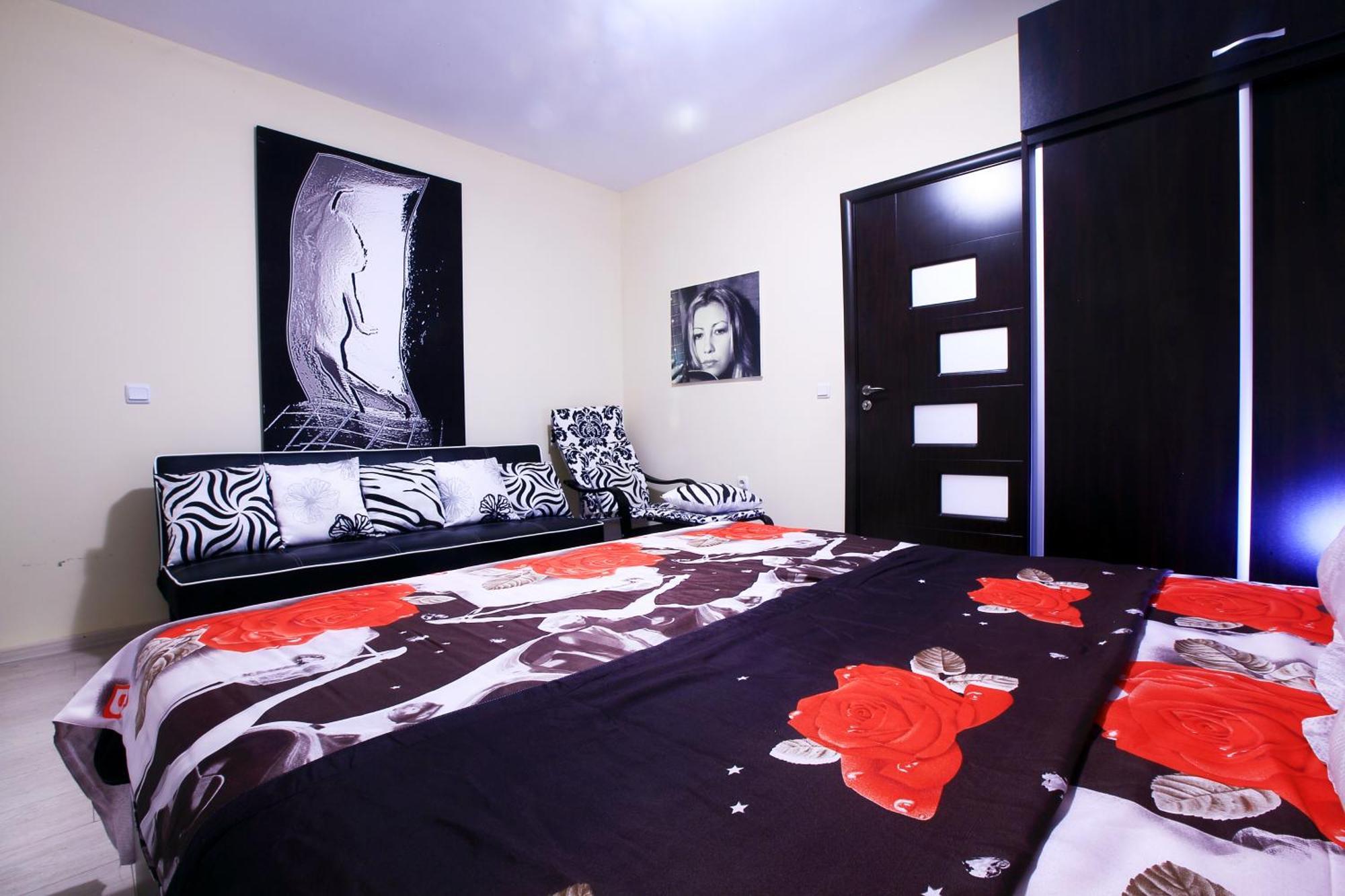 Private Apartment With Parking And Pool Балчик Екстериор снимка