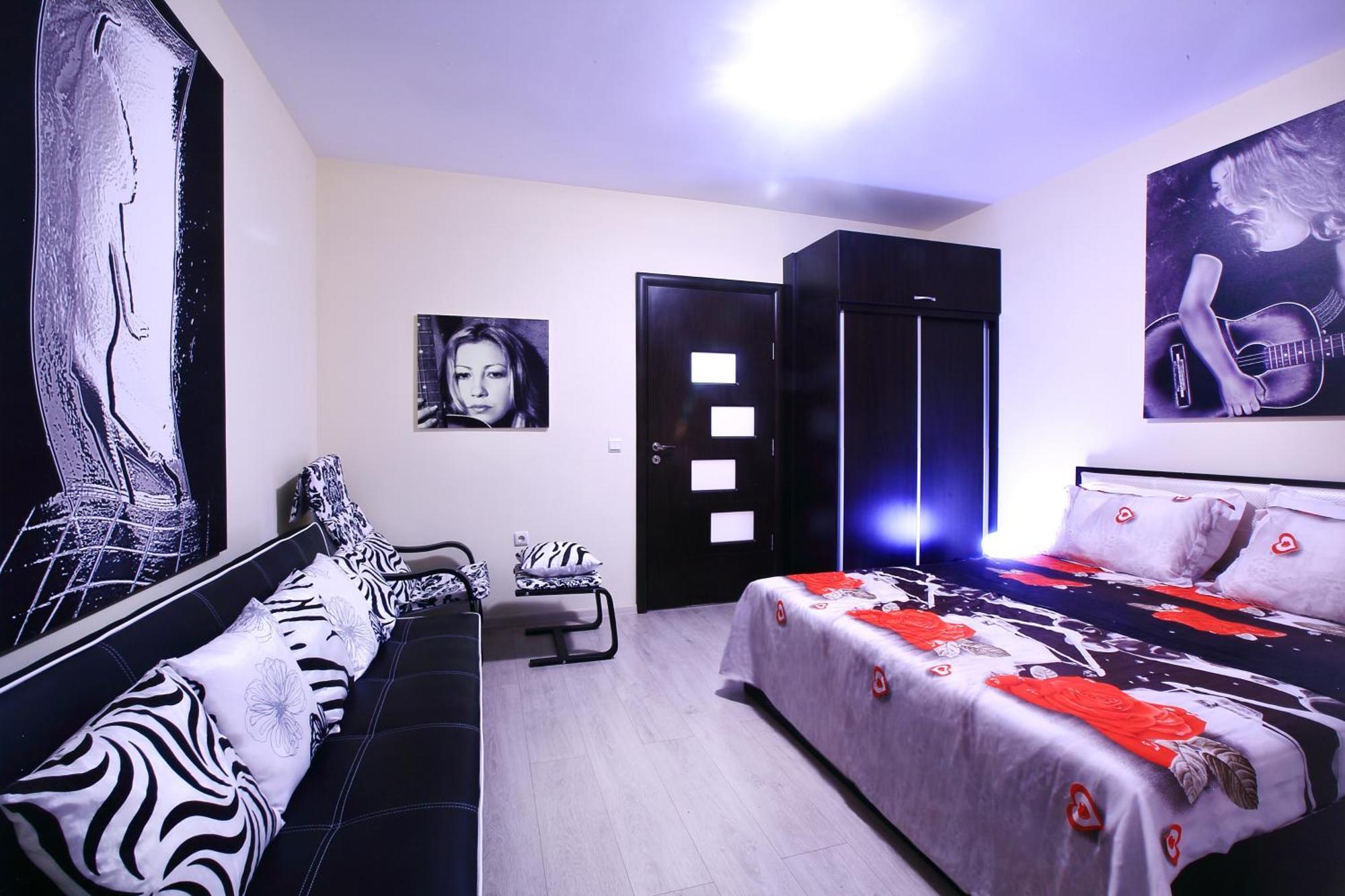 Private Apartment With Parking And Pool Балчик Екстериор снимка