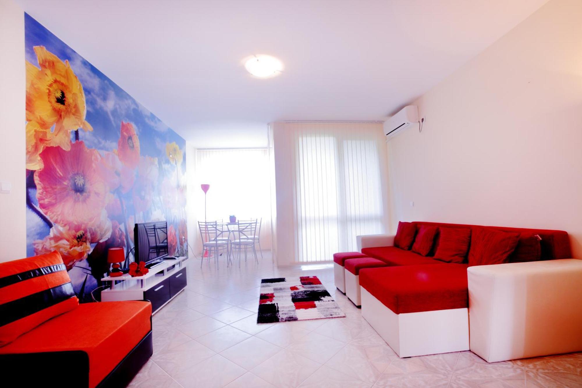Private Apartment With Parking And Pool Балчик Екстериор снимка
